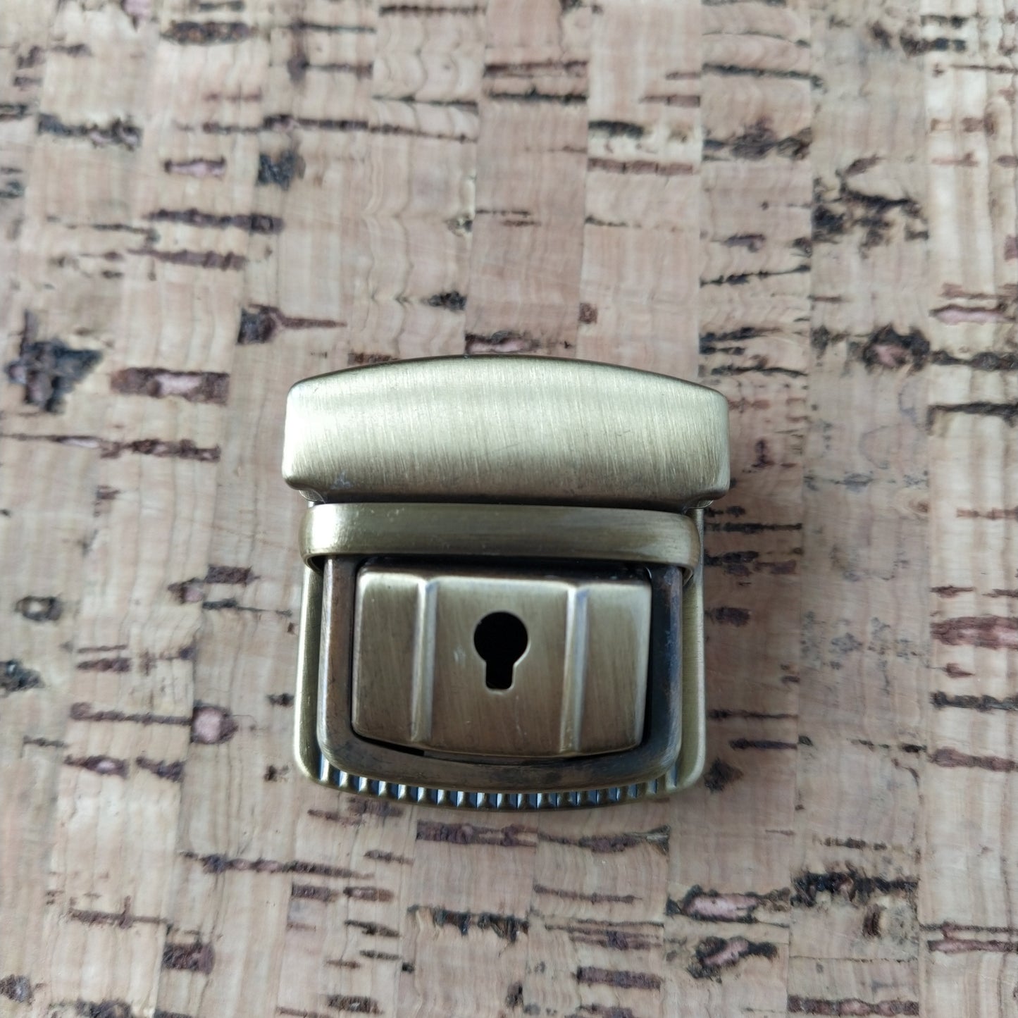 Spynelė skardinė 3.5x 3.4 cm