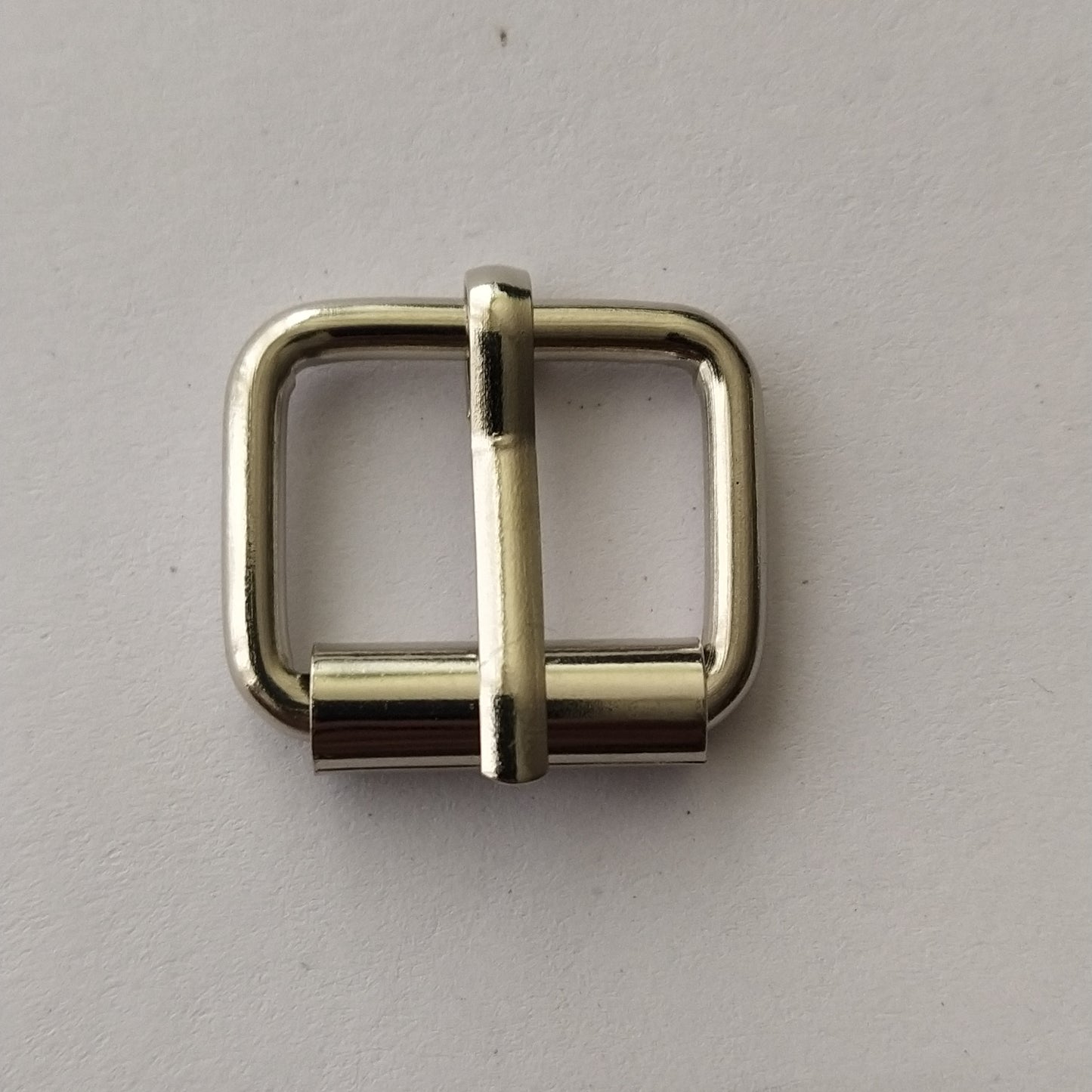 Sagtis diržui  17mm, nikelio spalvos