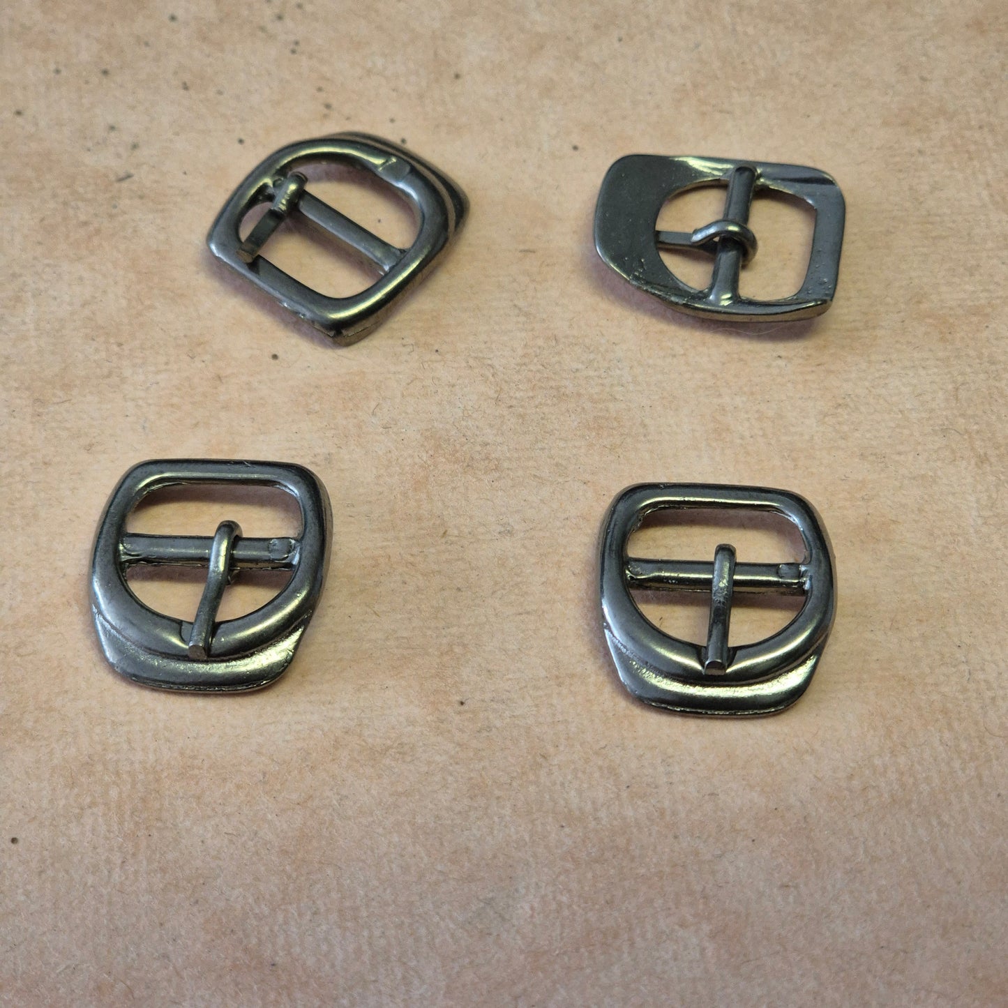 Sagtis basutėms 14mm juodinto nikelio spalvos