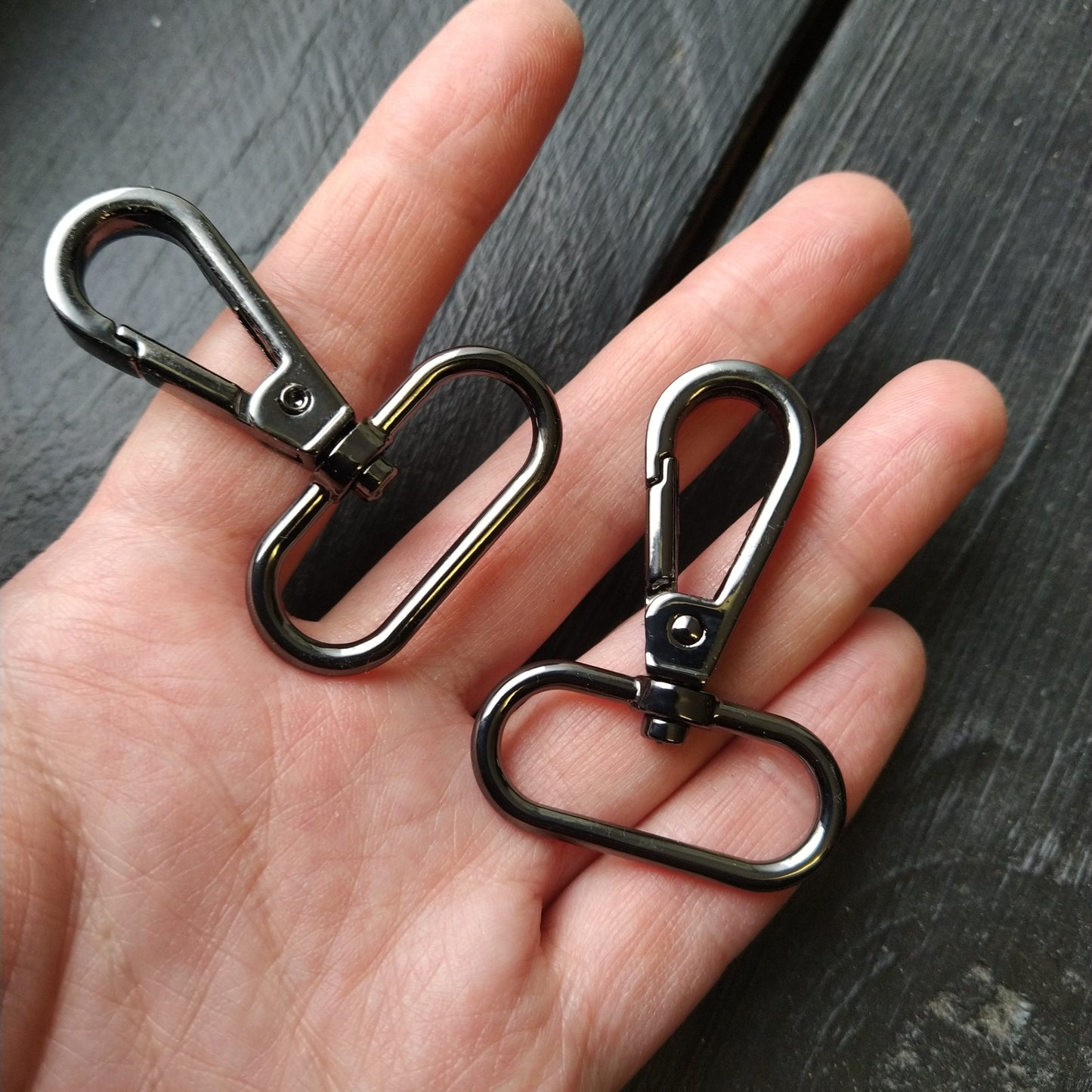 Karabinai nikelis, juodinti 30 mm