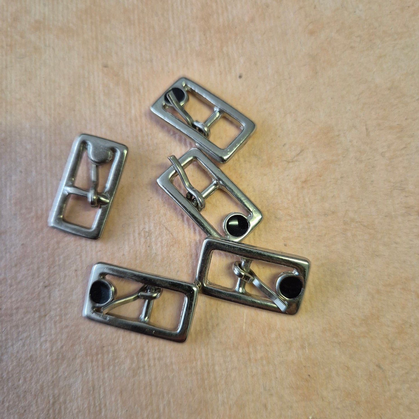 6mm nikelio spalvos sagtelės