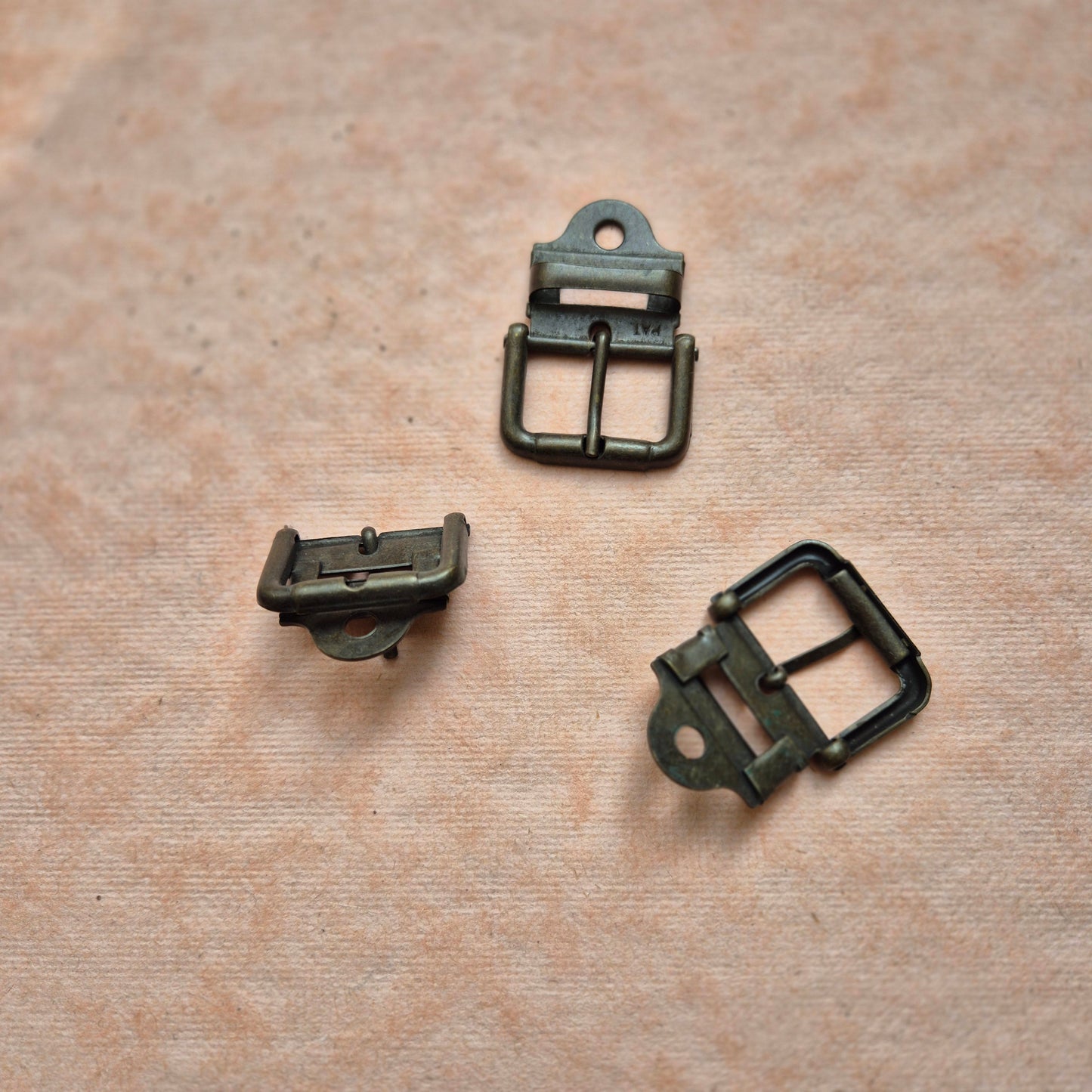 Sagtis vyriškoms basutėms 20mm bronzinės
