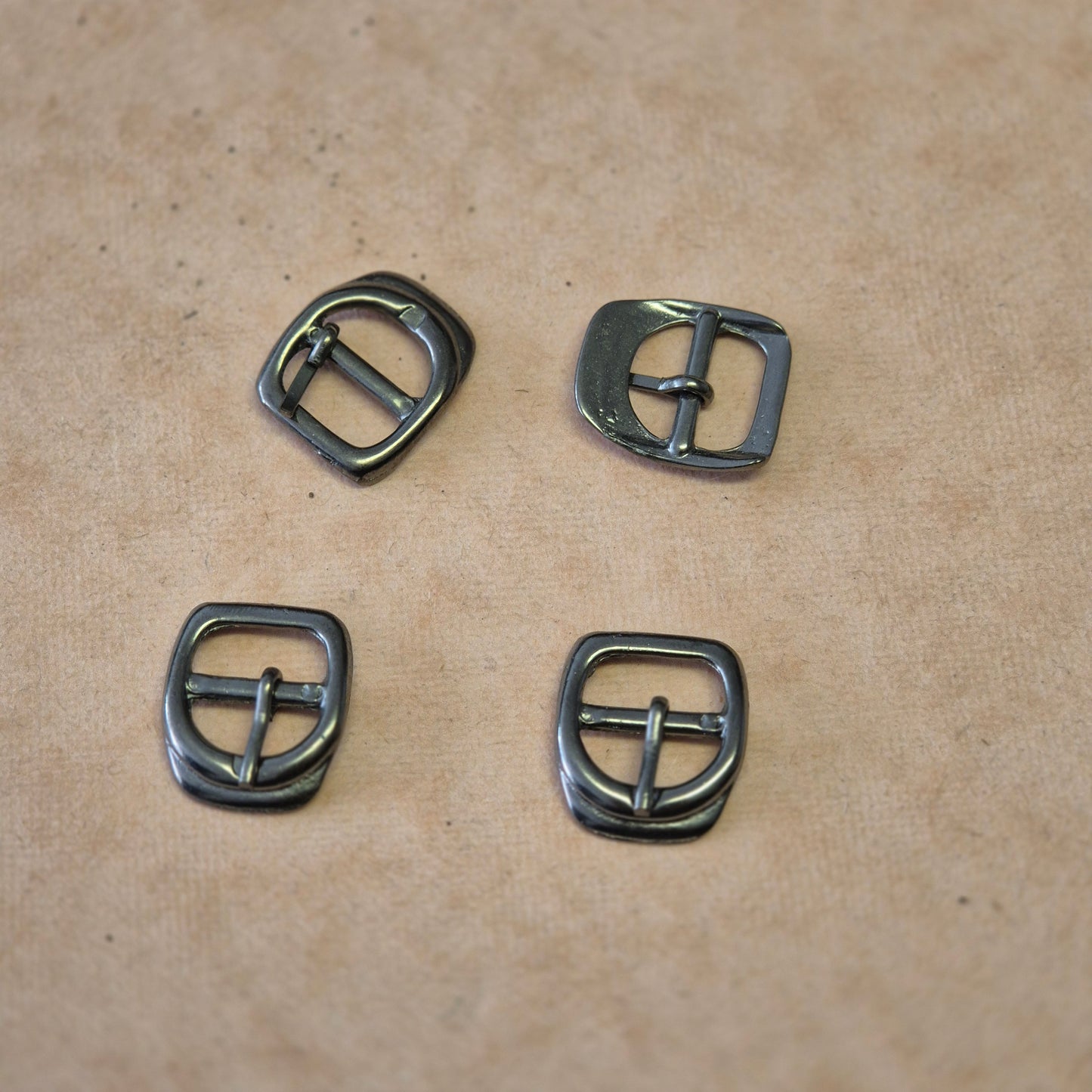 Sagtis basutėms 14mm juodinto nikelio spalvos
