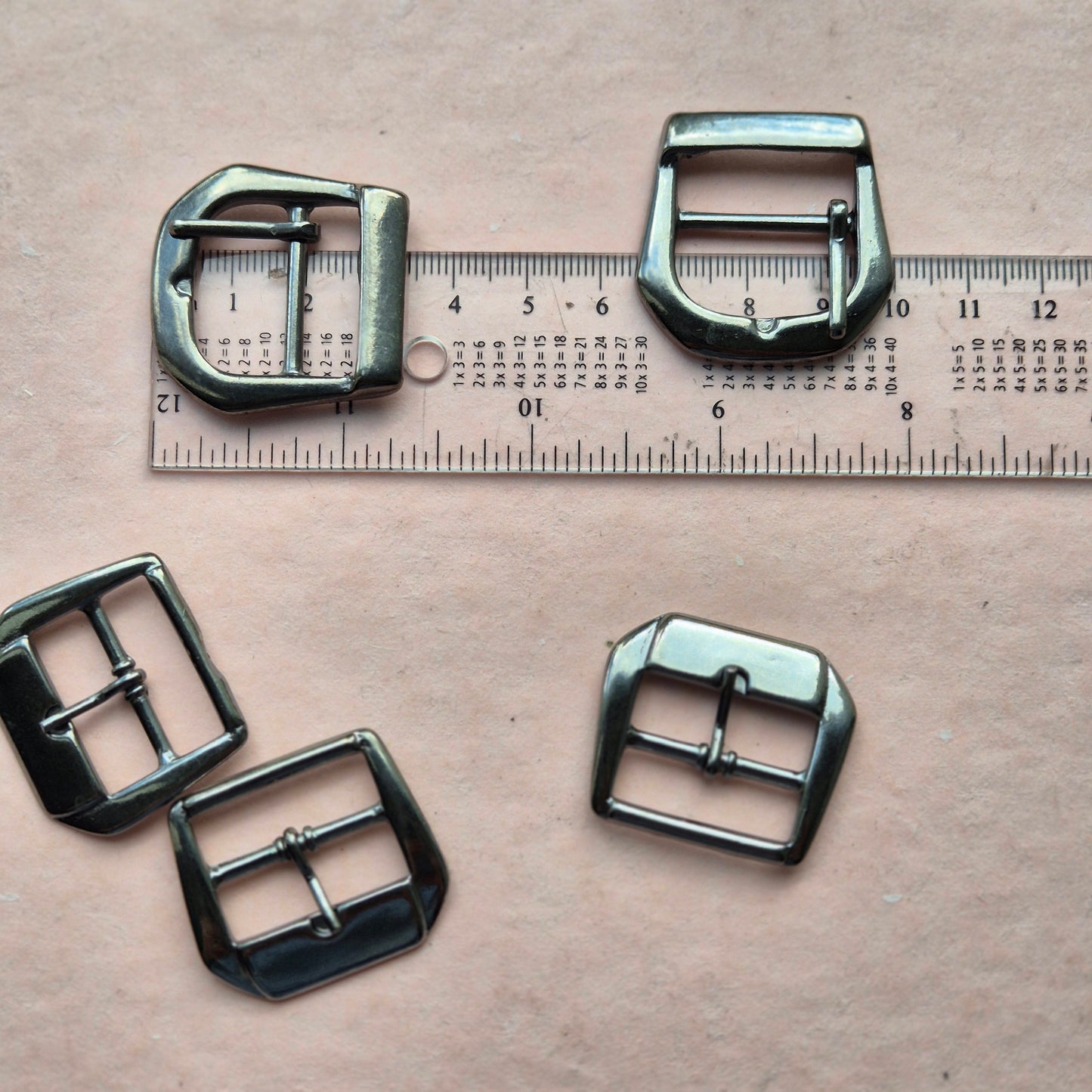 Sagtis lieta 23mm tamsinto nikelio spalvos