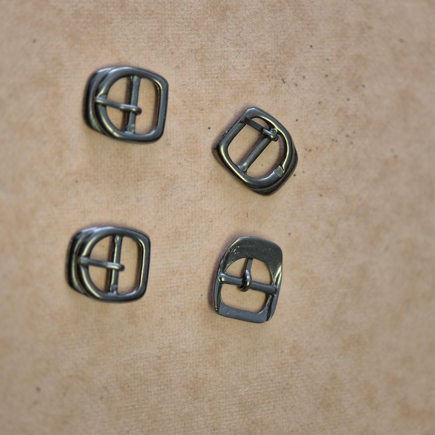 Sagtis basutėms 14mm juodinto nikelio spalvos