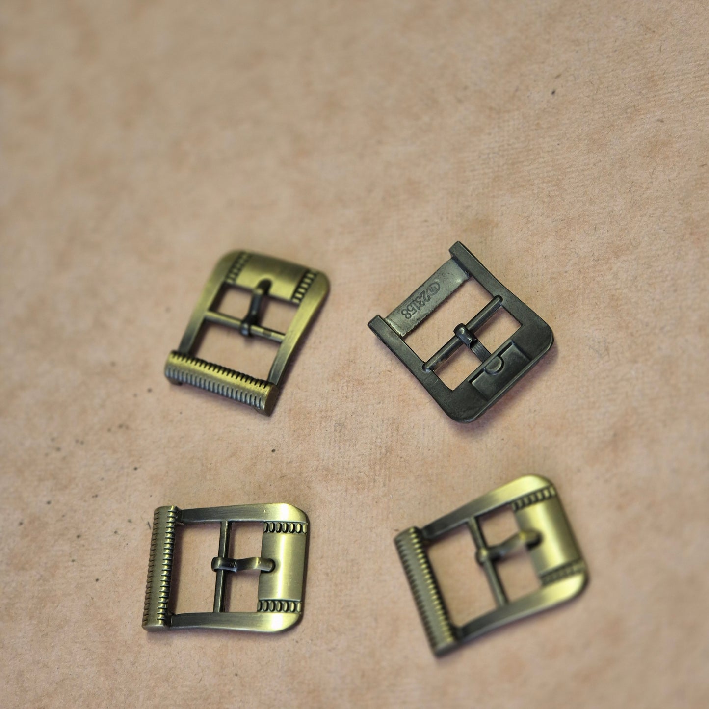 Sagtis lieta 17mm bronzos spalvos
