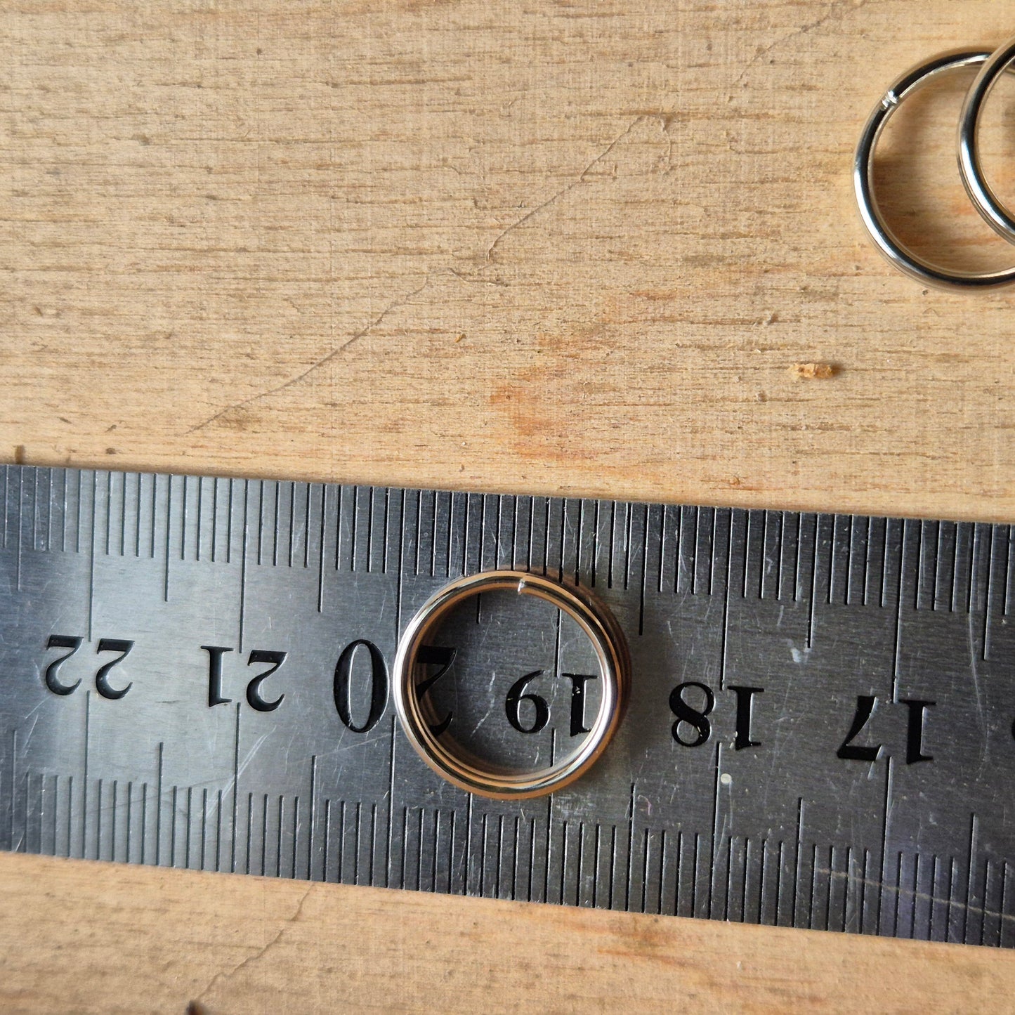 Rakto žiedas 11mm skersmens, nikelio spalvos