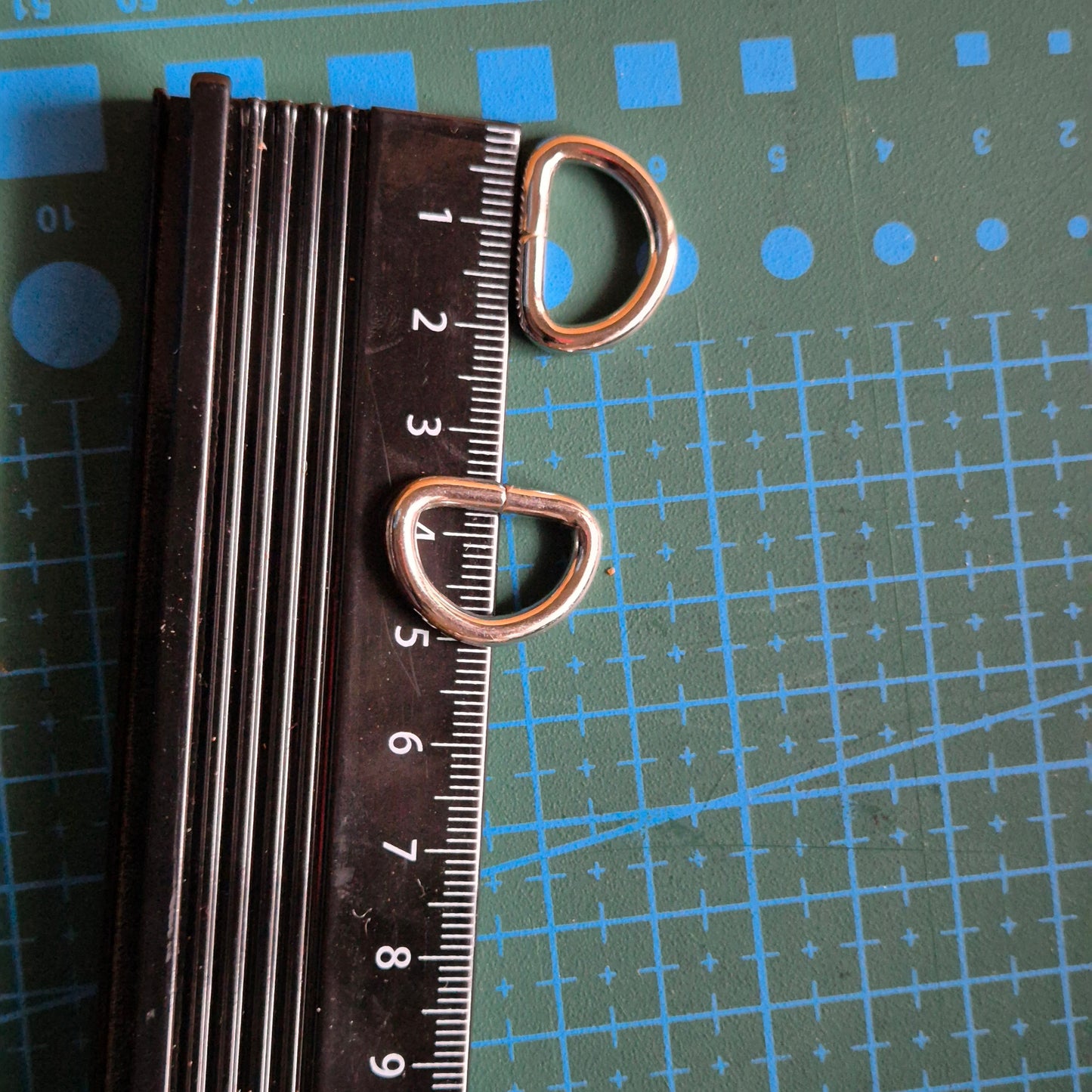 Pusžiedžiai 16 mm, 3mm vielos, nikelis, bronza