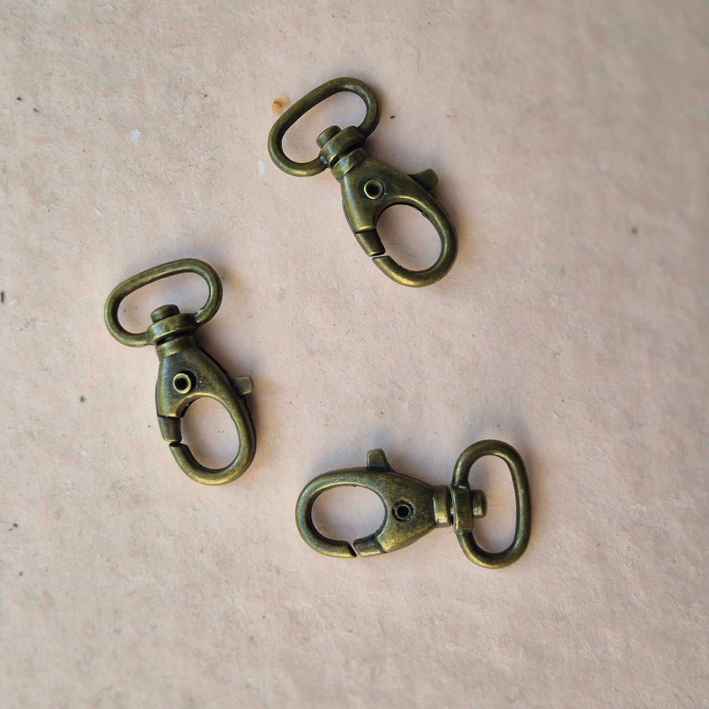 Karabinai 15mm