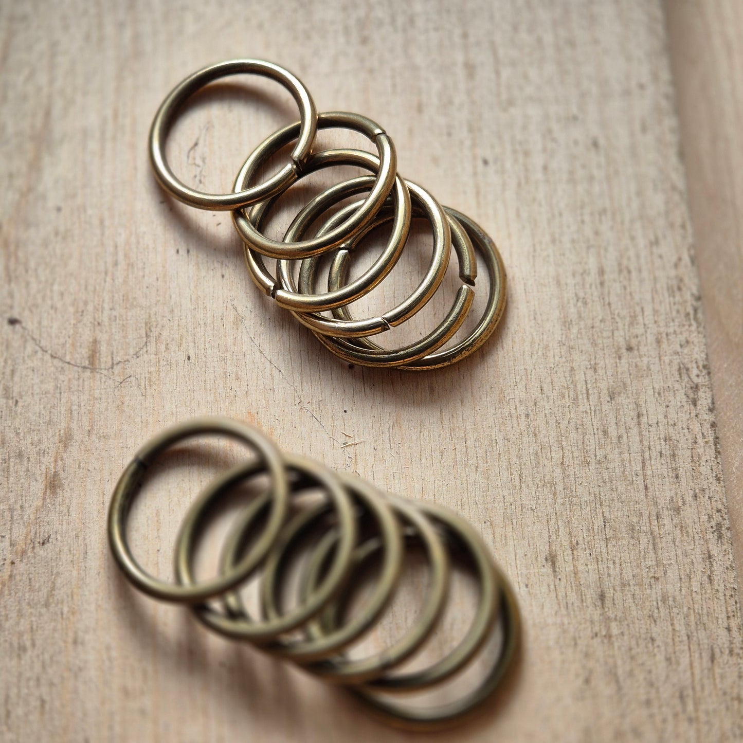 Žiedas 25mm sendinto aukso ir bronzos spalvos