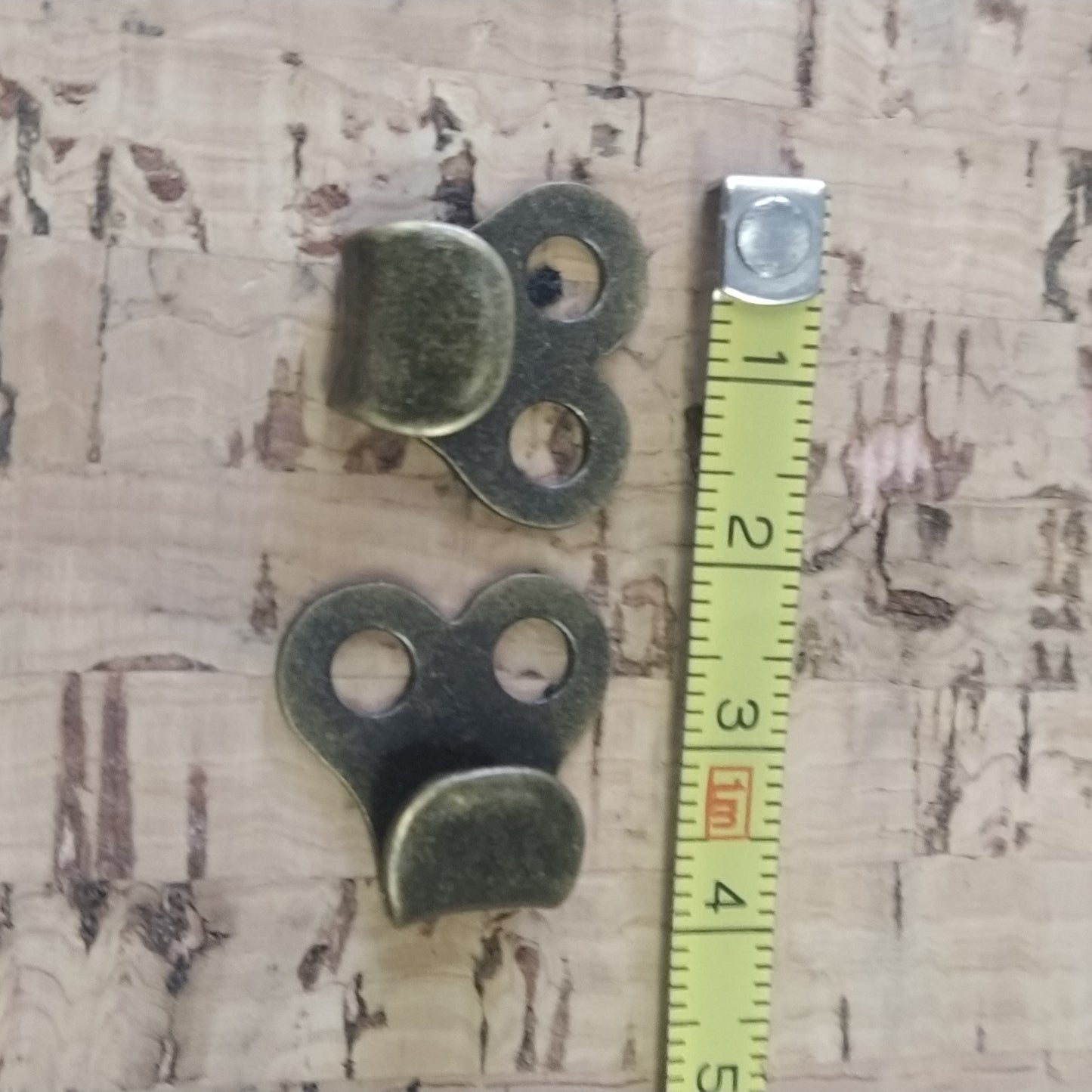 Lacing hooks for boots