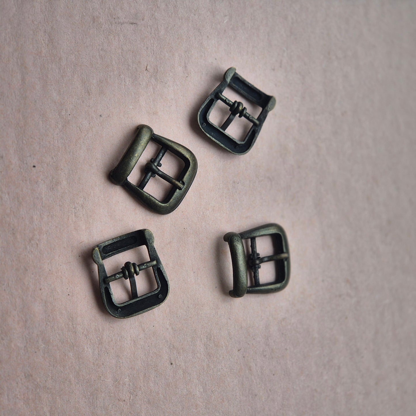 Sagtis lieta 17mm tamsios bronzos spalvos