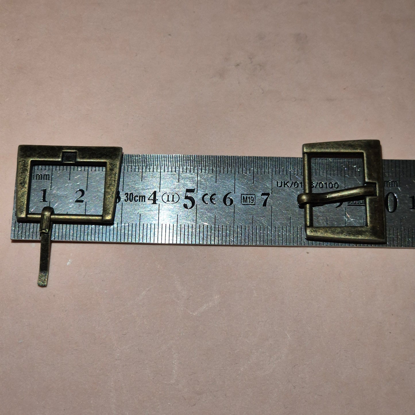 Sagtis lieta 20mm bronzos spalvos