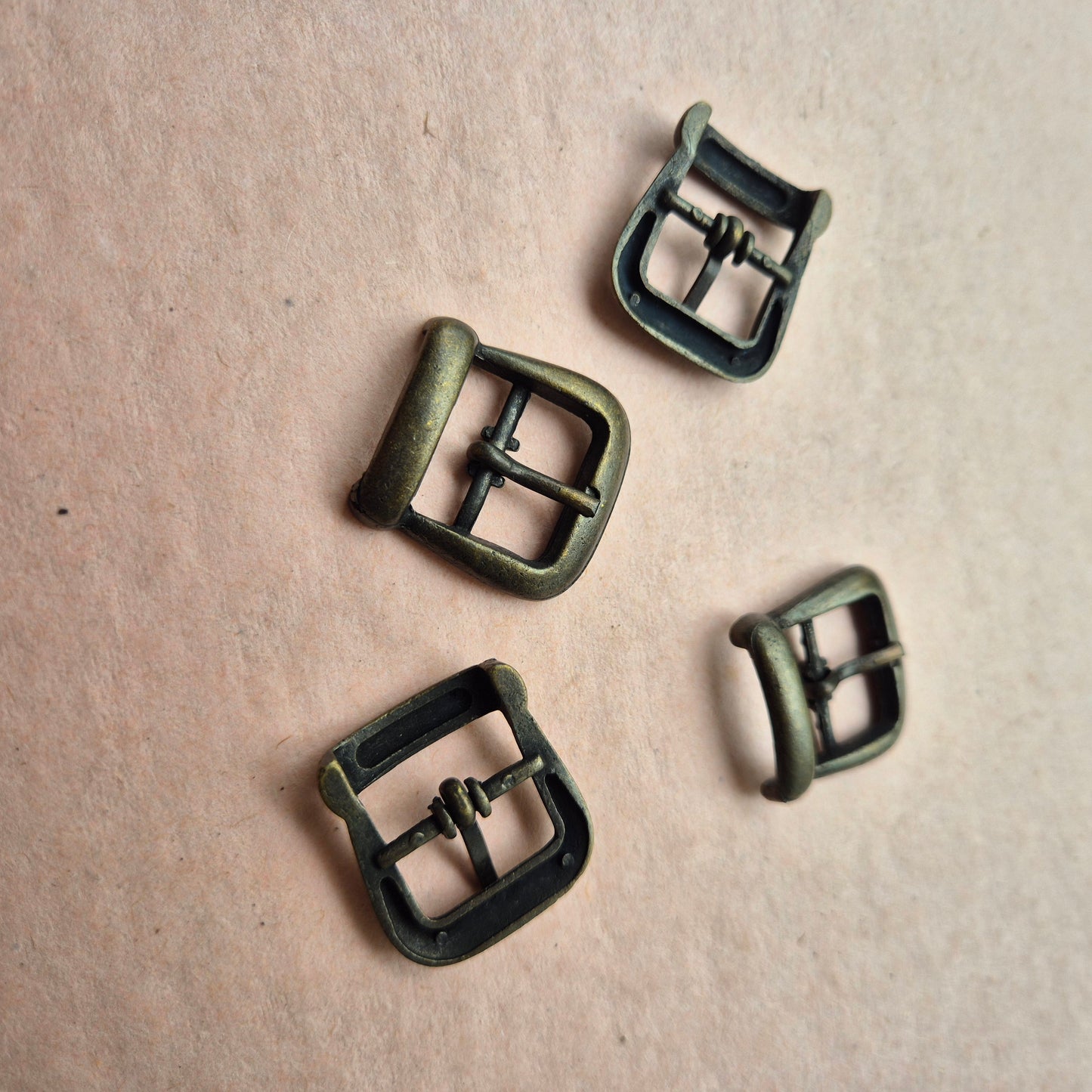 Sagtis lieta 17mm tamsios bronzos spalvos
