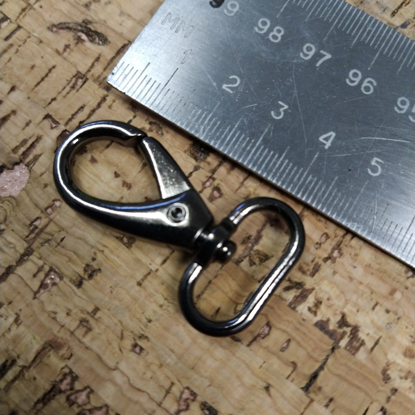 Karabinai 20mm diržui nikelis, tamsinti, bronza