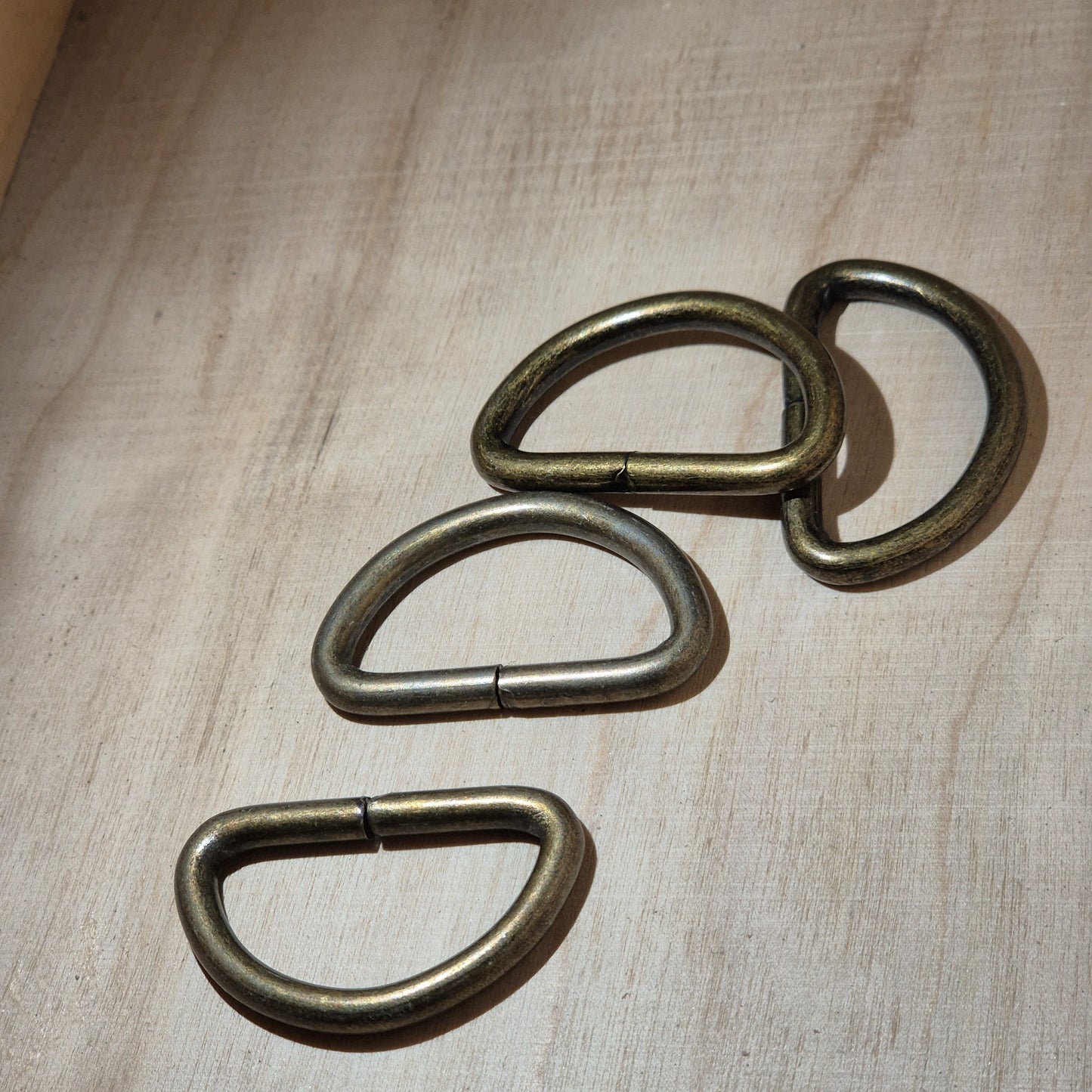 Pusžiedžiai  30mm, nikelio, juodinta, bronzos