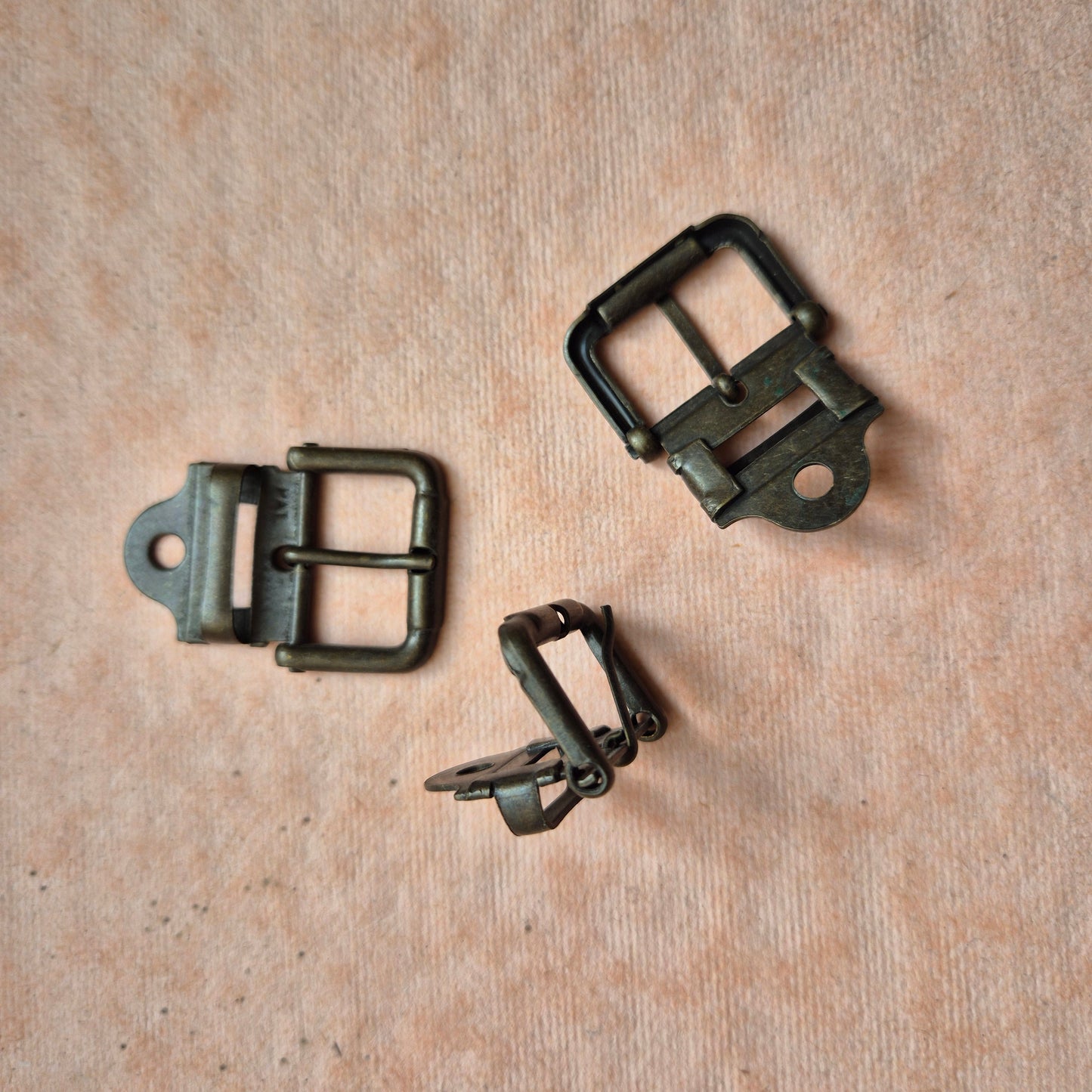 Sagtis vyriškoms basutėms 20mm bronzinės