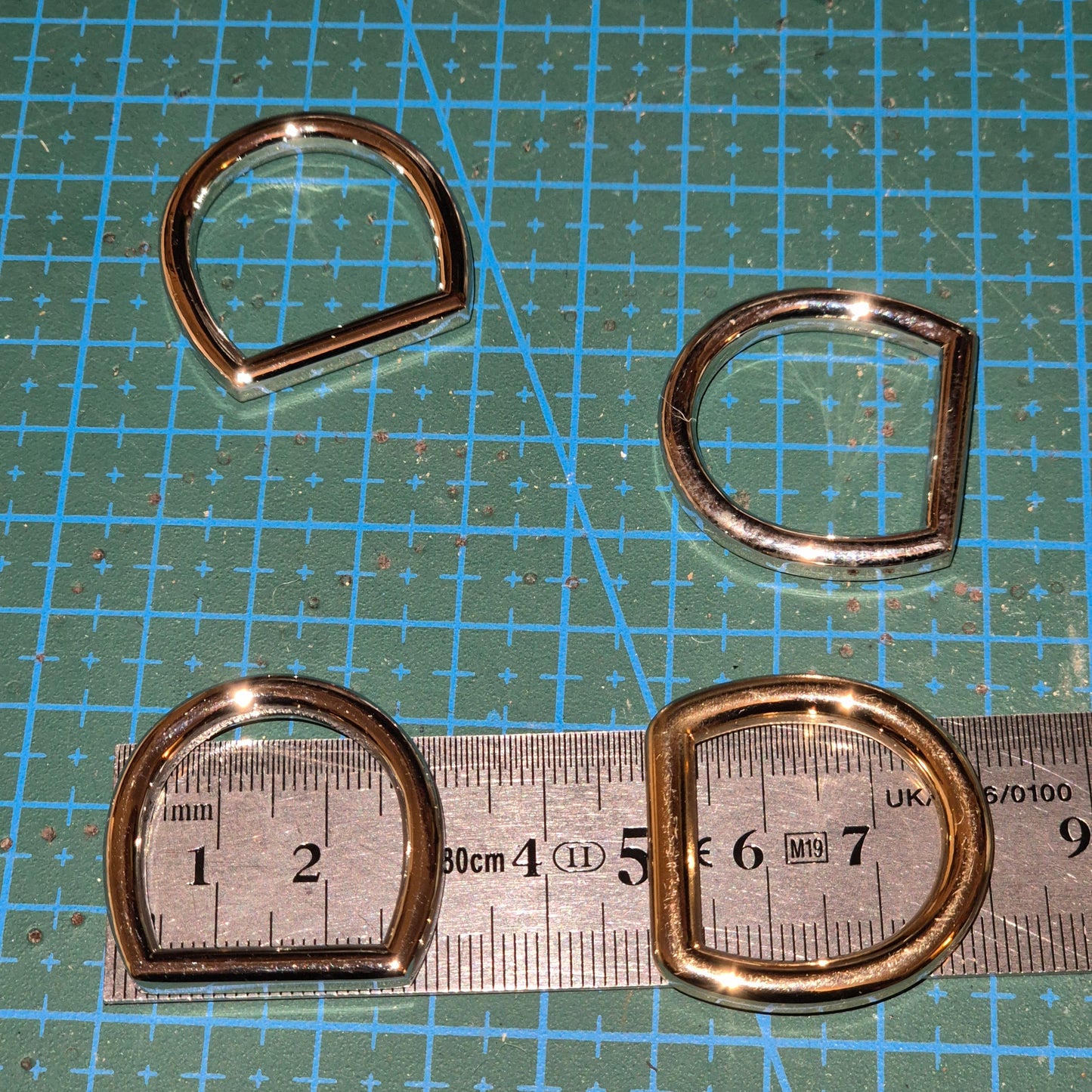 Pusžiedžiai 20mm diržui, 22mm aukščio