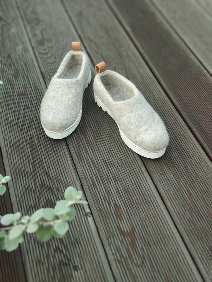 Balti sportiniai padai Evita