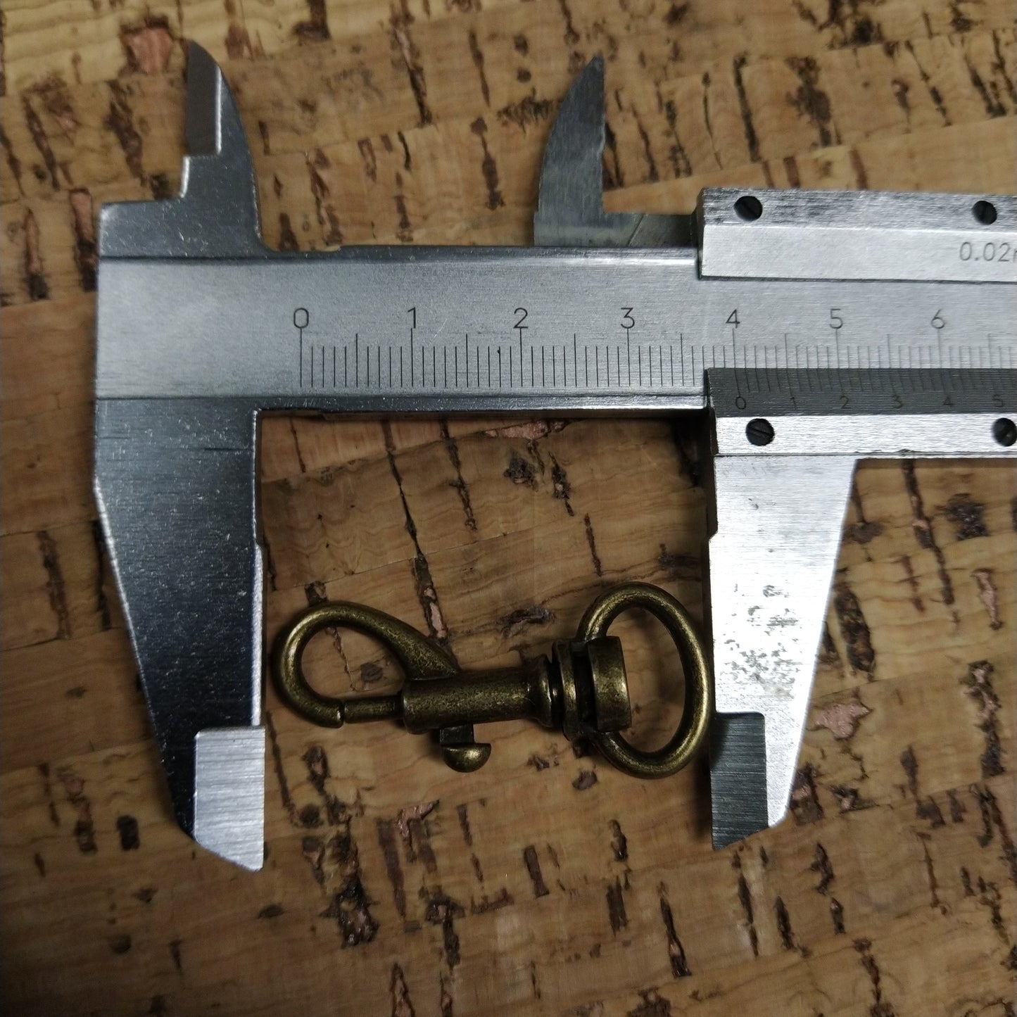 Karabinai maži 12mm, bronziniai