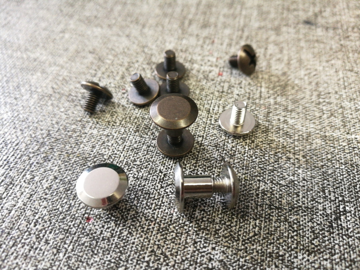 Prisukamos kniedės 9x6x5 mm 1 vnt.