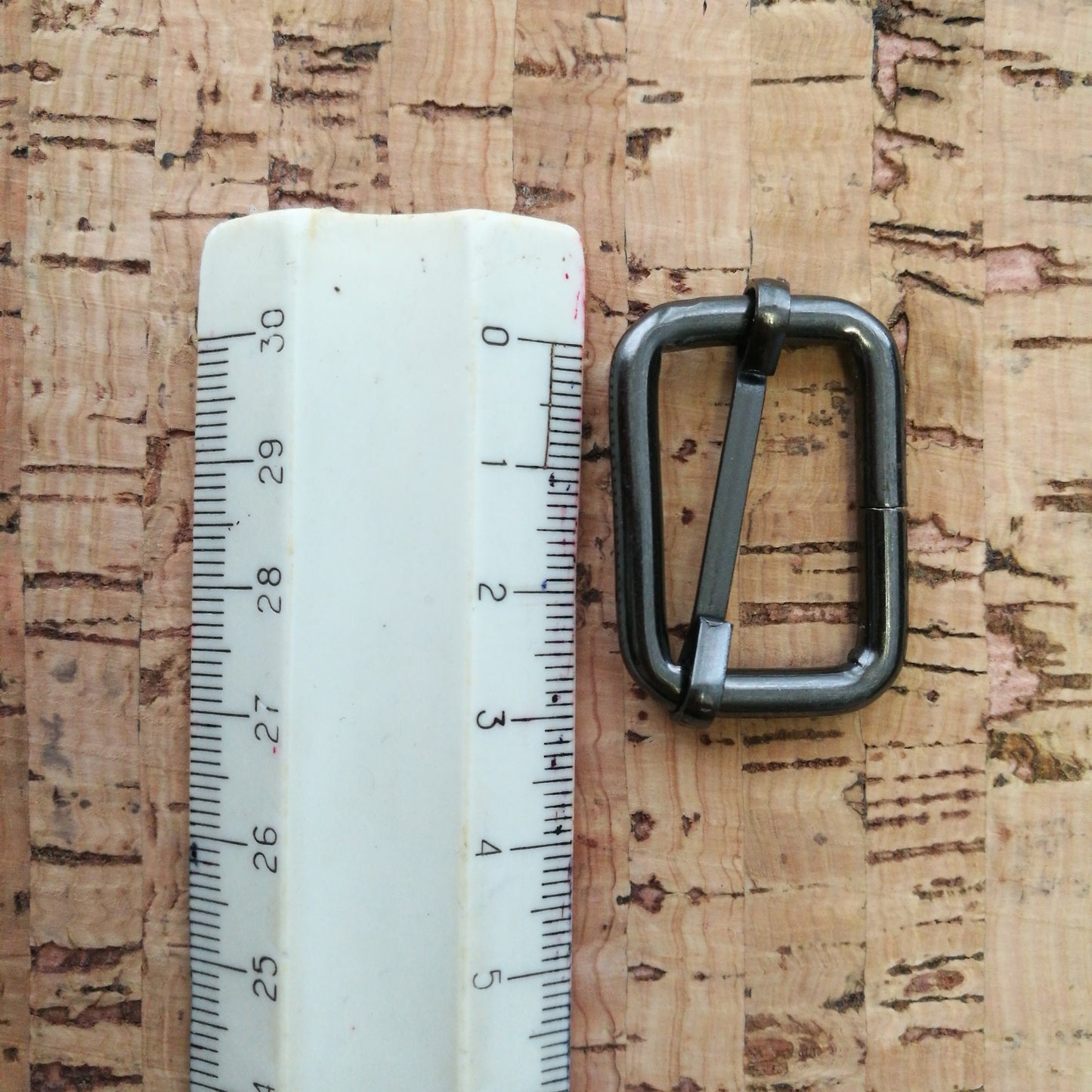 Reguliatoriai 2,5x1,6 cm