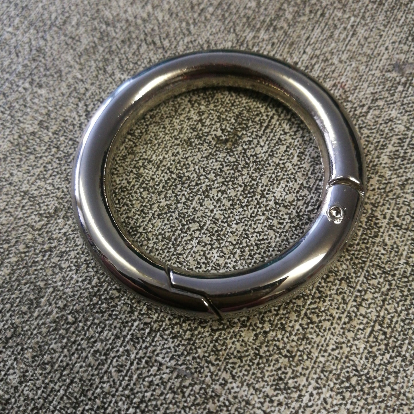 Apvalūs karabinai 30mm