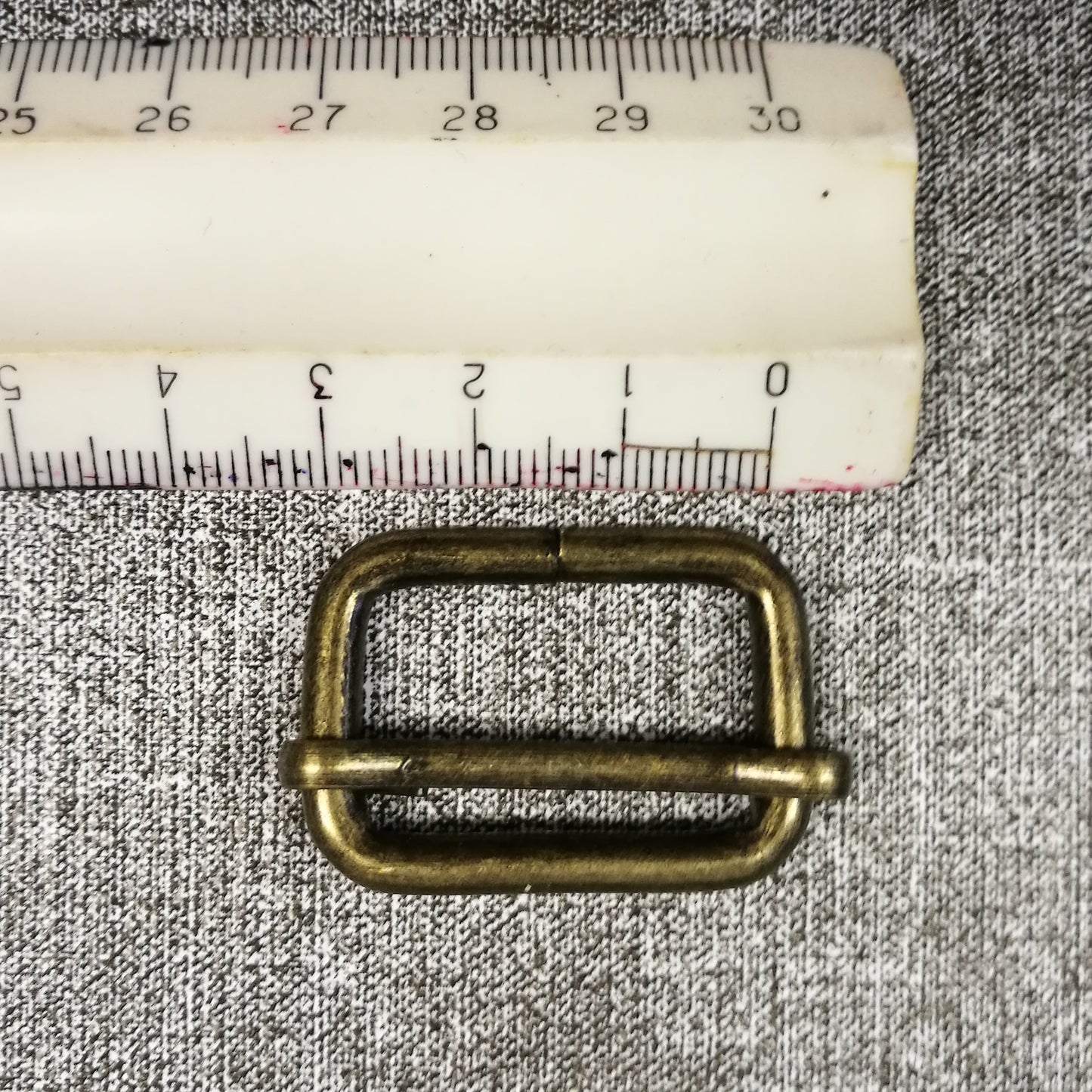 Reguliatoriai 3,0x1,6 cm