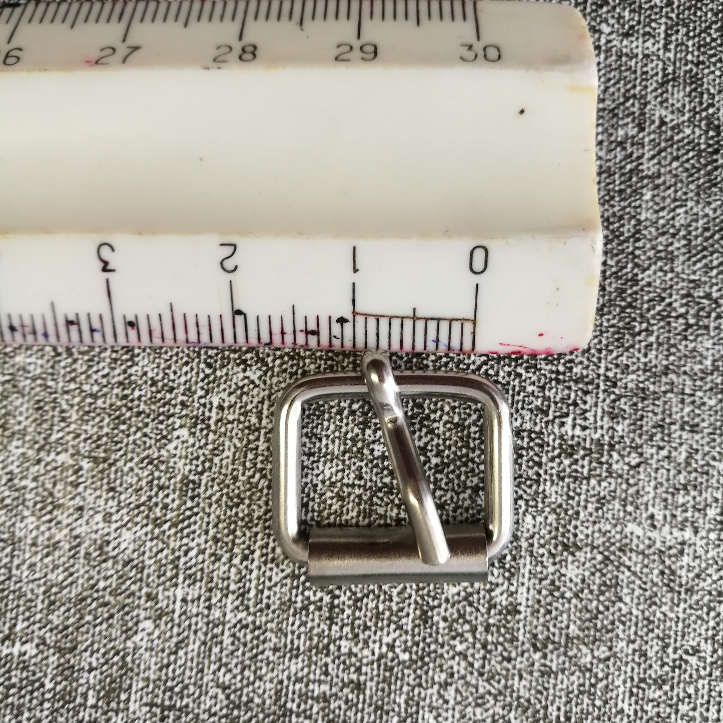 Sagtis diržui  15mm x 11mm