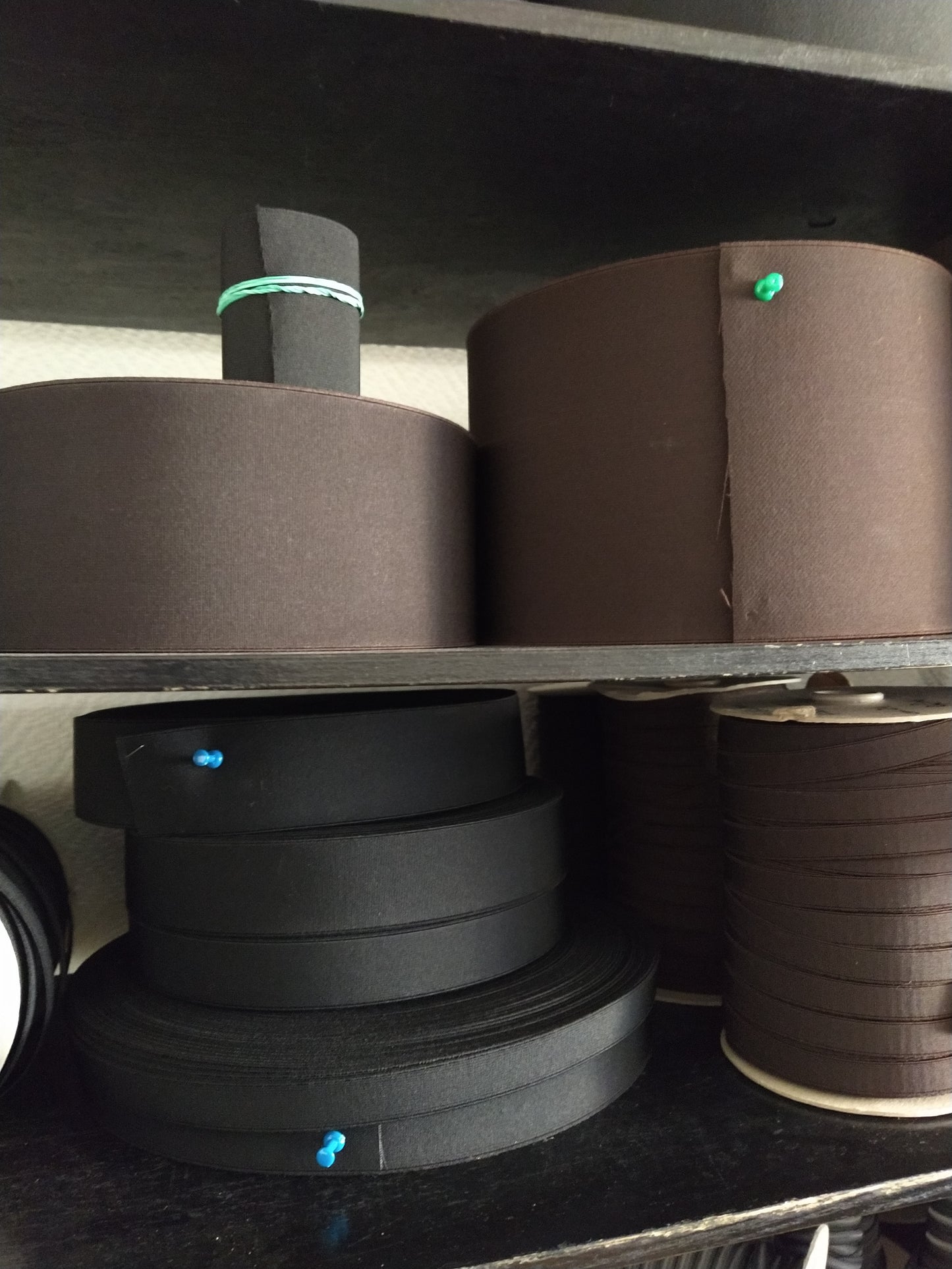 Tekstilinės austos gumos (juodos sp.)