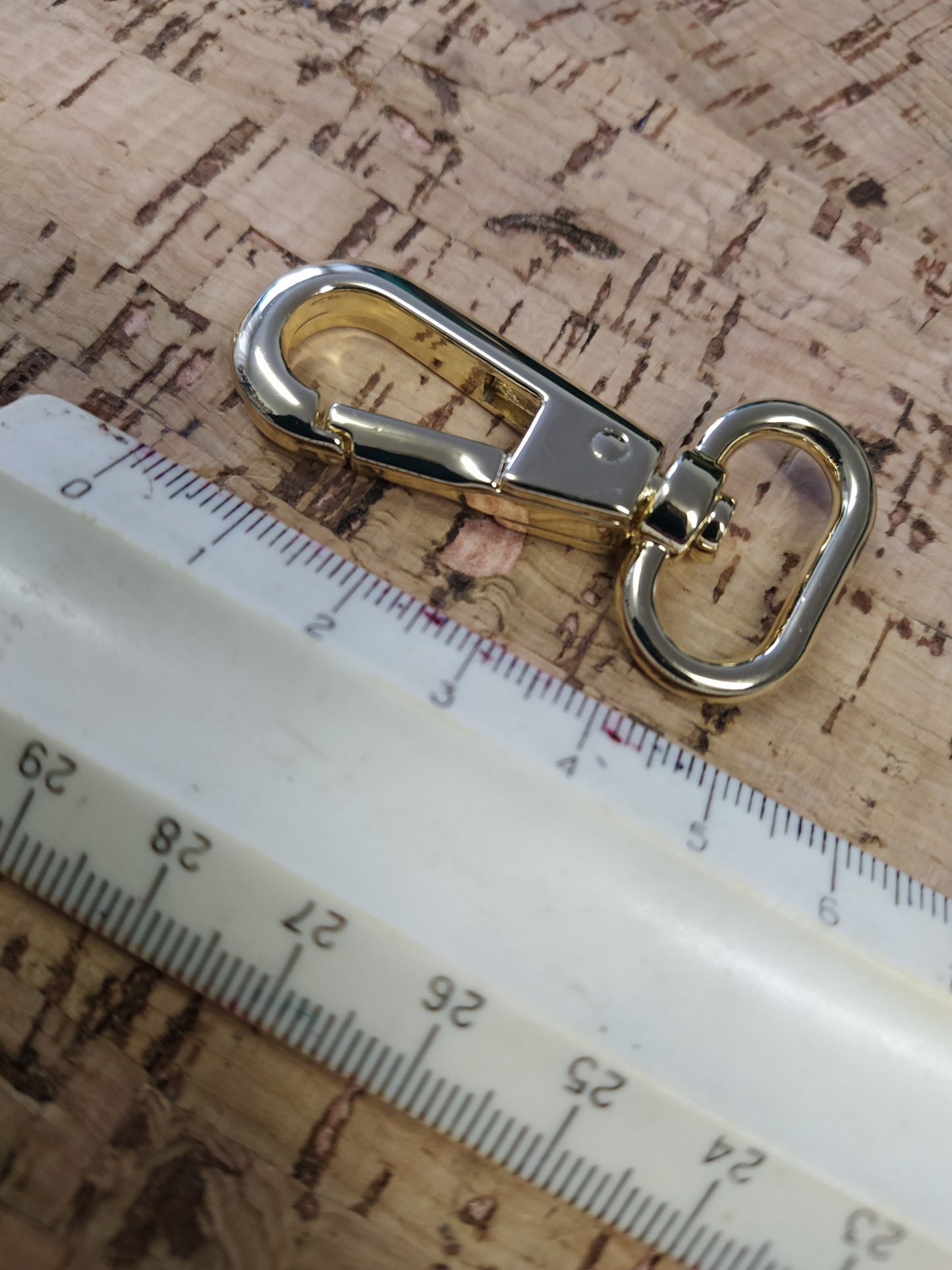 Karabinai nikelio spalvos 20mm