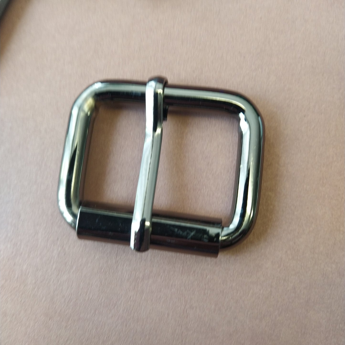 Belt buckle 3.3 x 2.4 cm