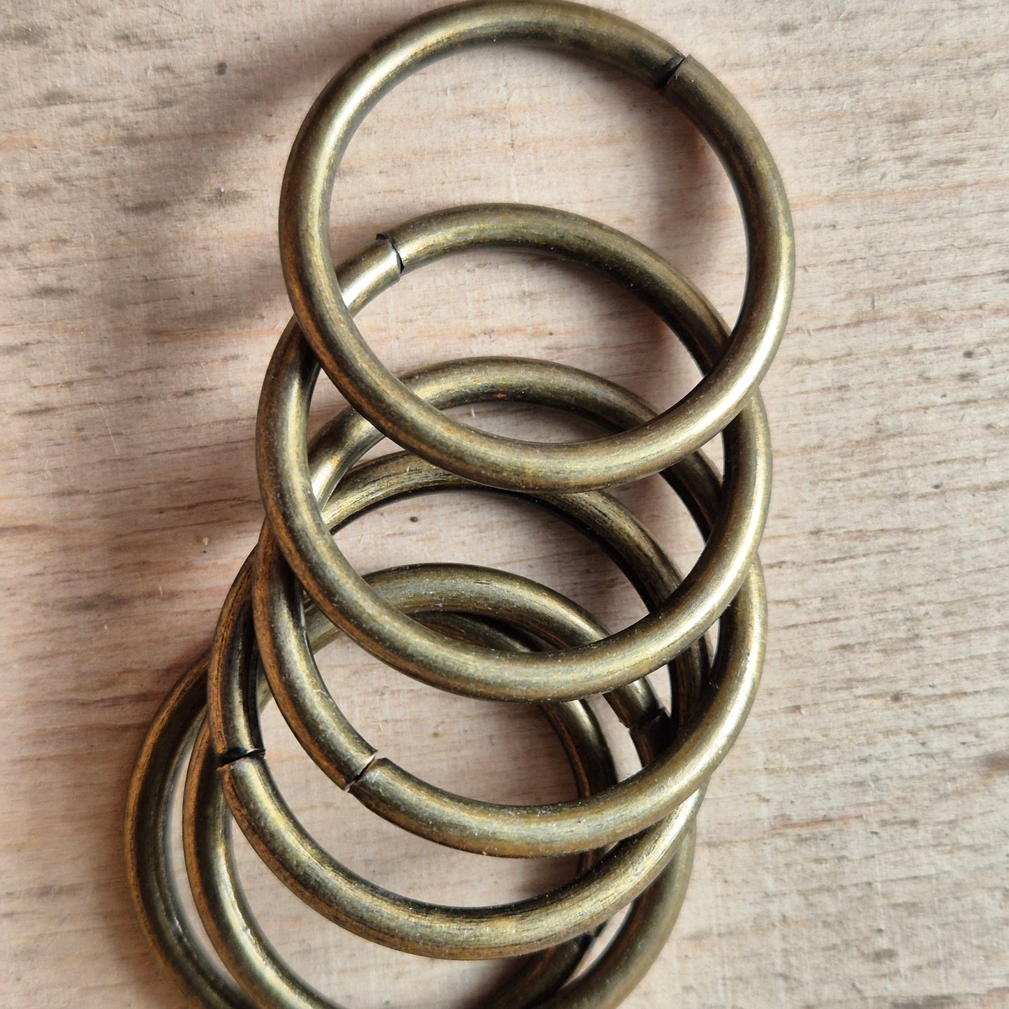 Žiedas 25mm sendinto aukso ir bronzos spalvos