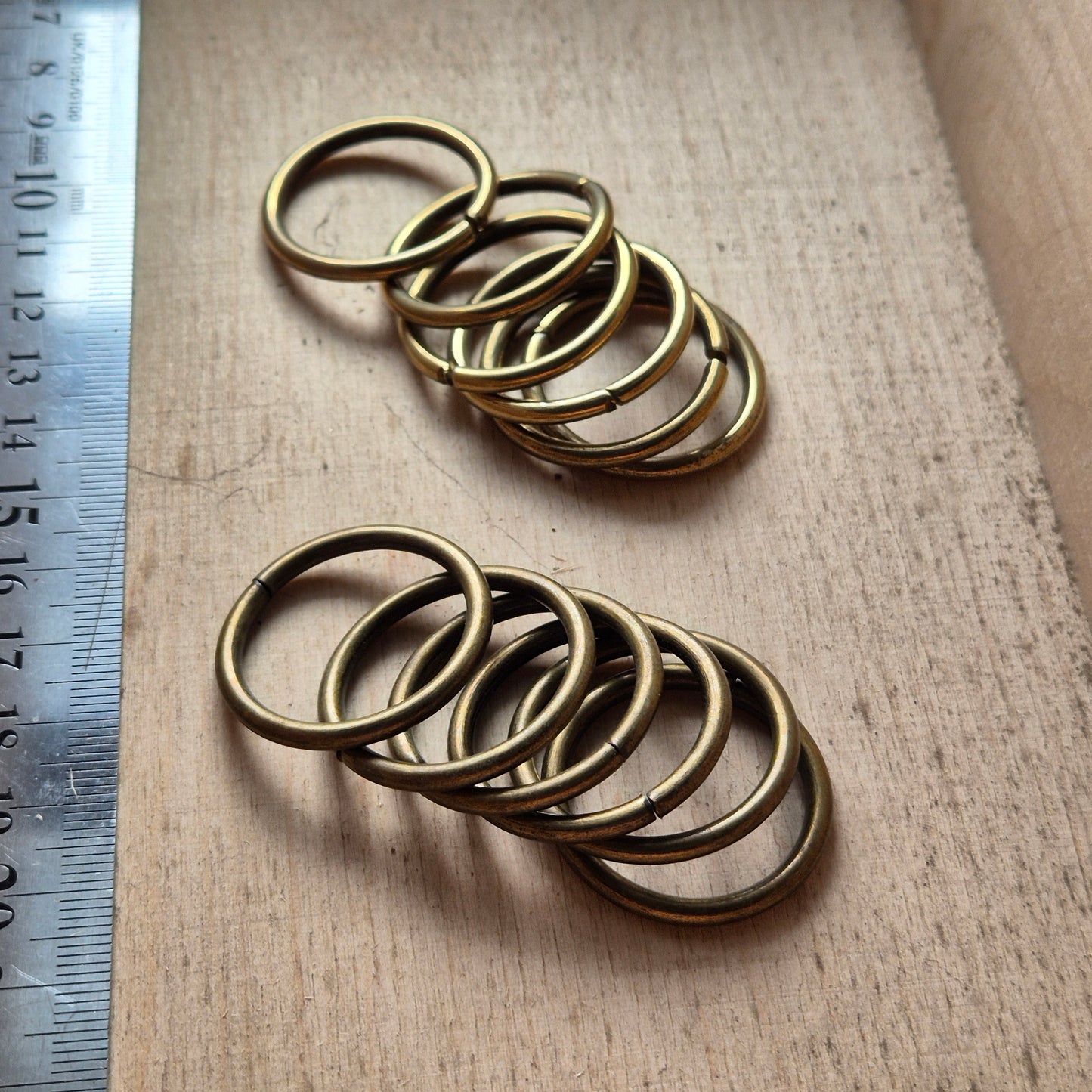 Žiedas 25mm sendinto aukso ir bronzos spalvos