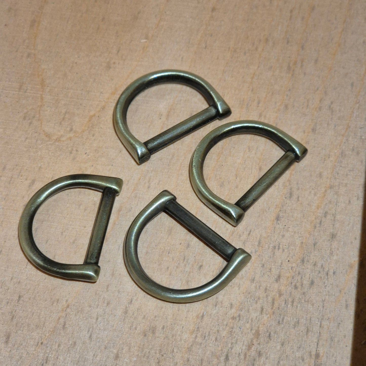 Pusžiedžiai 25mm bronza