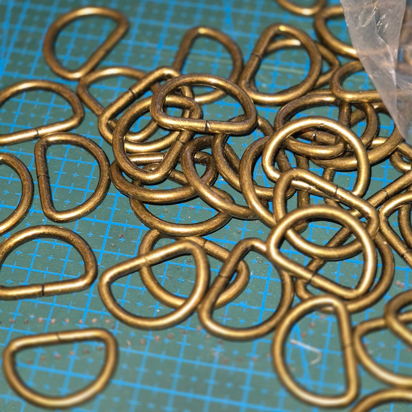 Pusžiedžiai 25mm, nikelio, tamsinti, bronzos, aukso spalvos