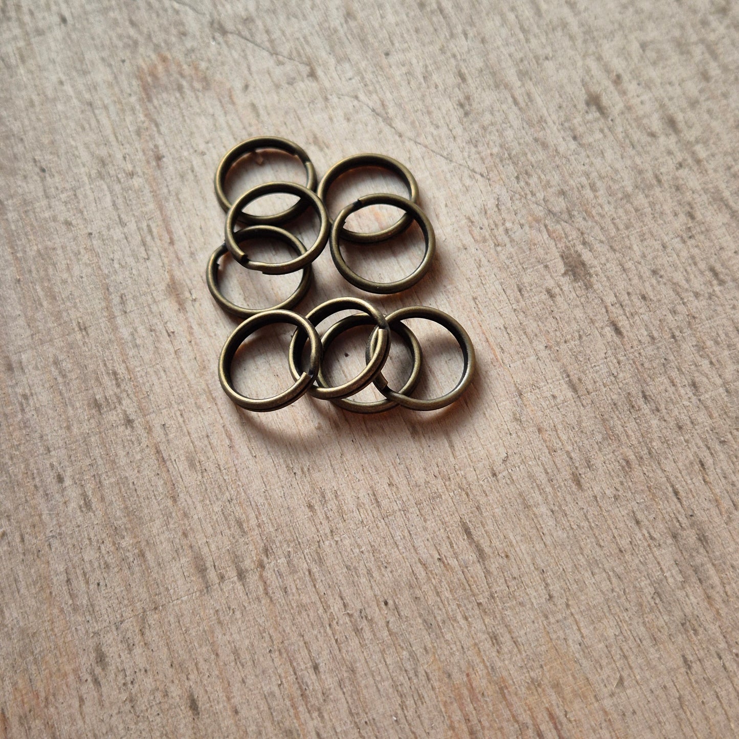 Rakto žiedas 10mm skersmens, bronzos spalvos