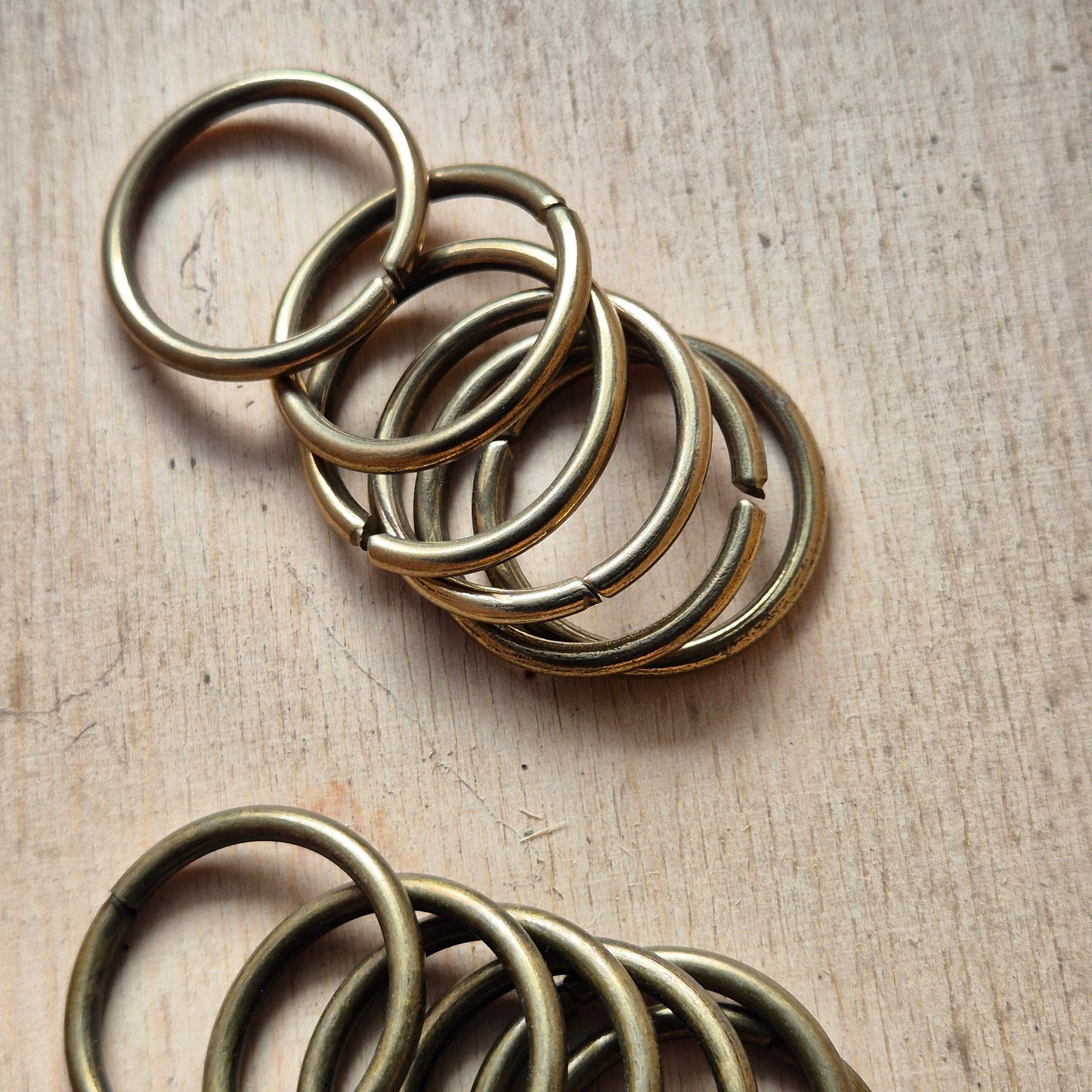 Žiedas 25mm sendinto aukso ir bronzos spalvos