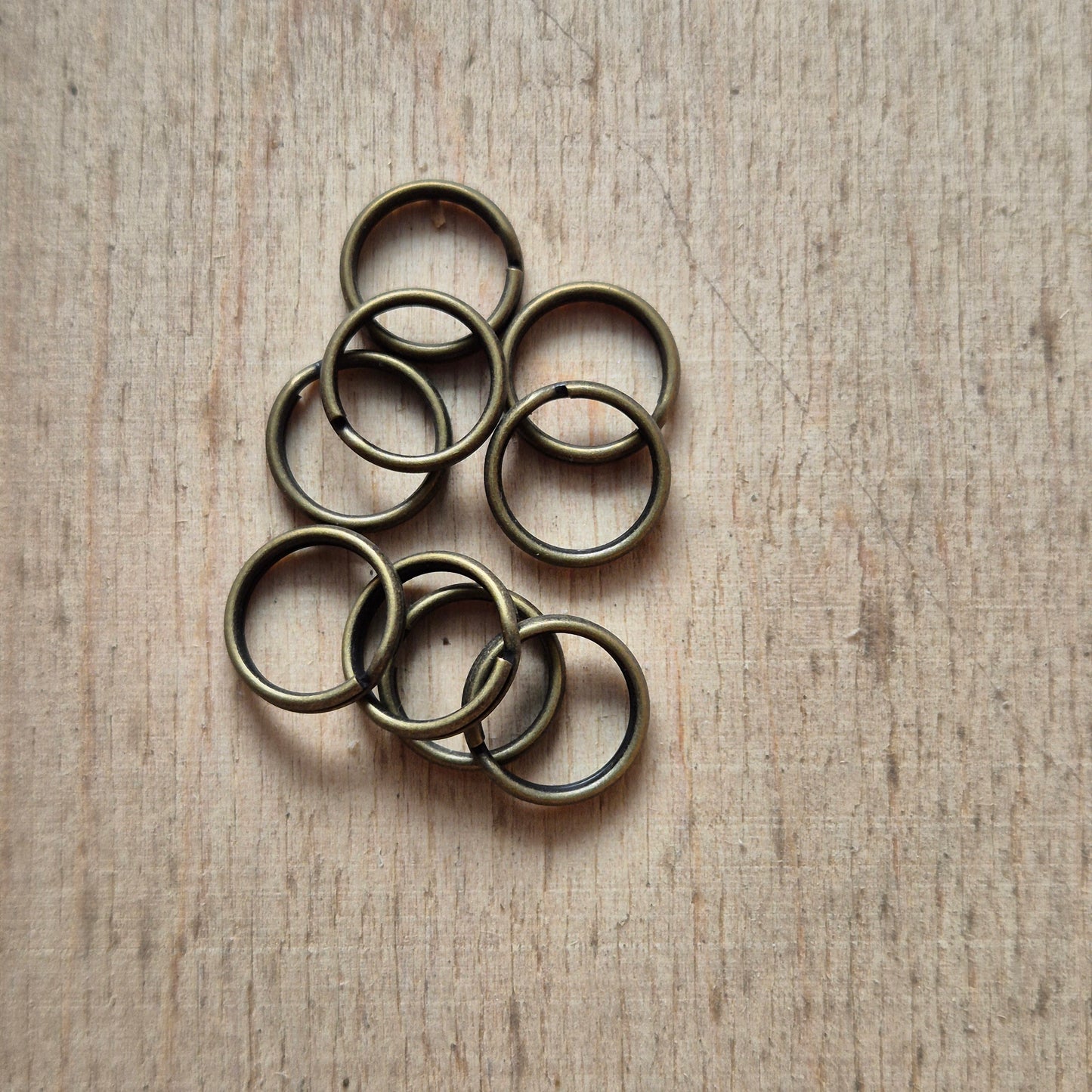 Rakto žiedas 10mm skersmens, bronzos spalvos