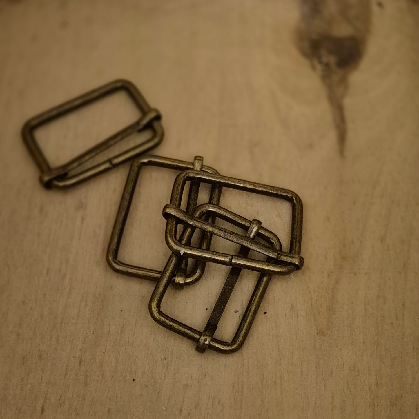 Reguliatoriai 30 x 20 mm tamsus žalvaris