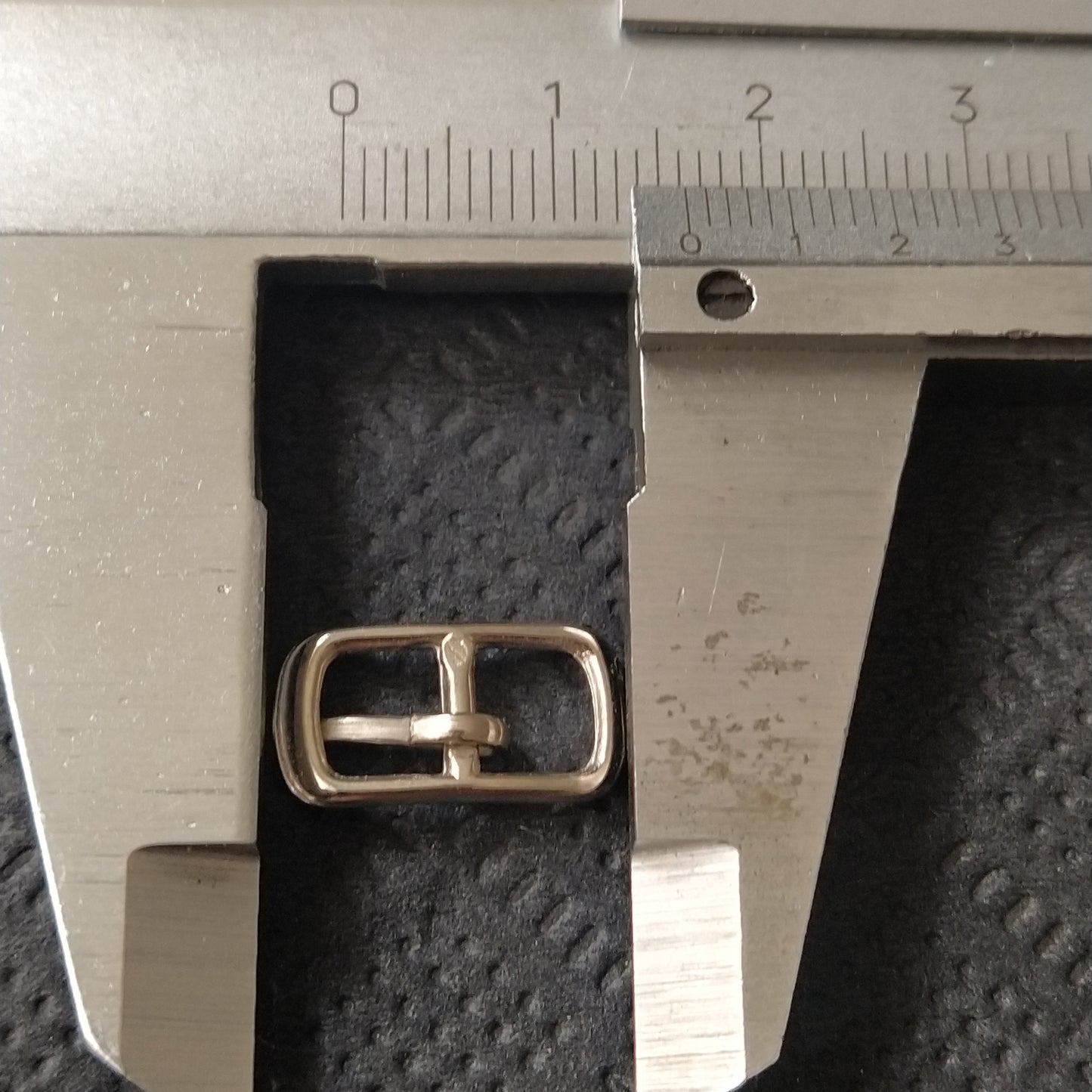 Buckle 6 mm 1pc.