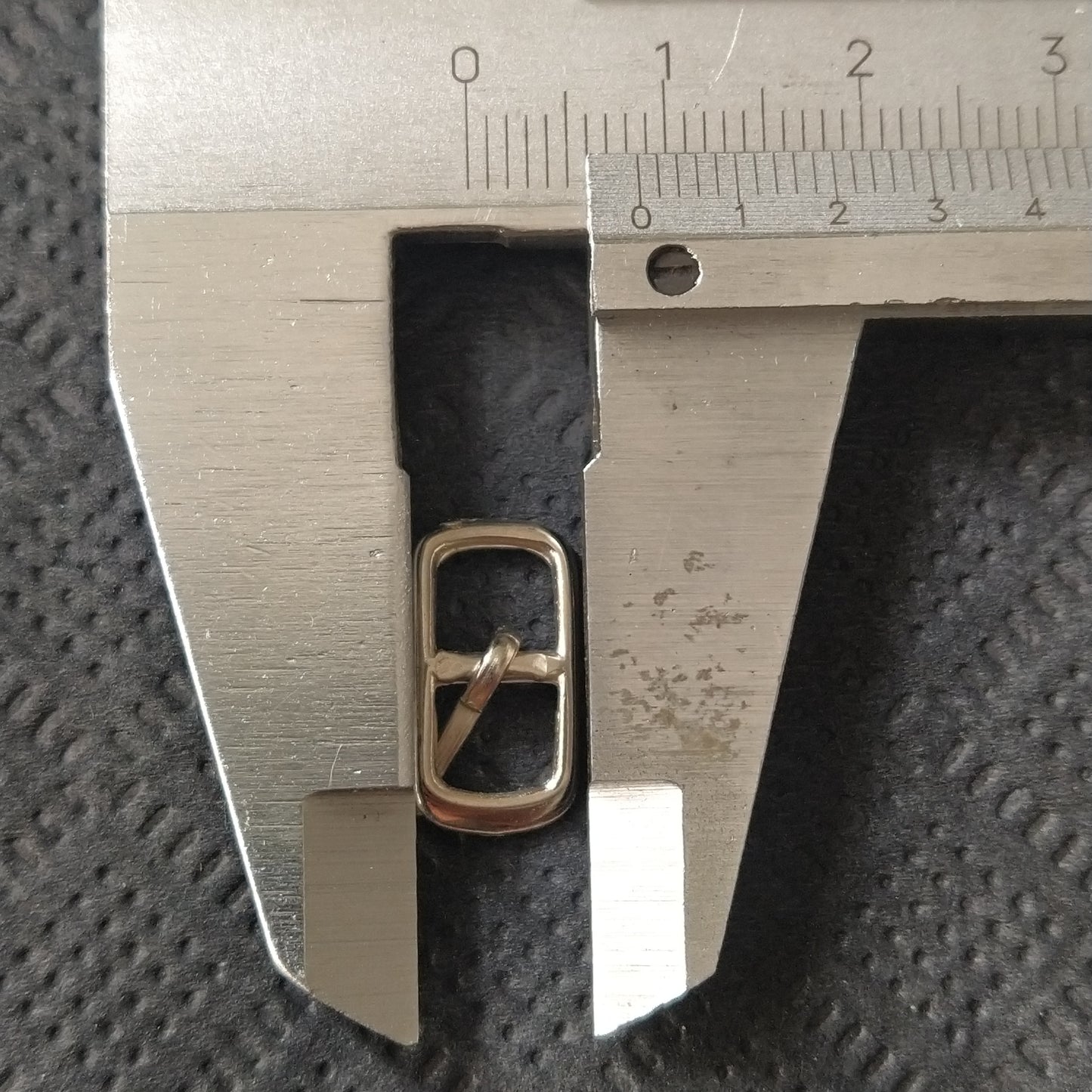 Buckle 6 mm 1pc.