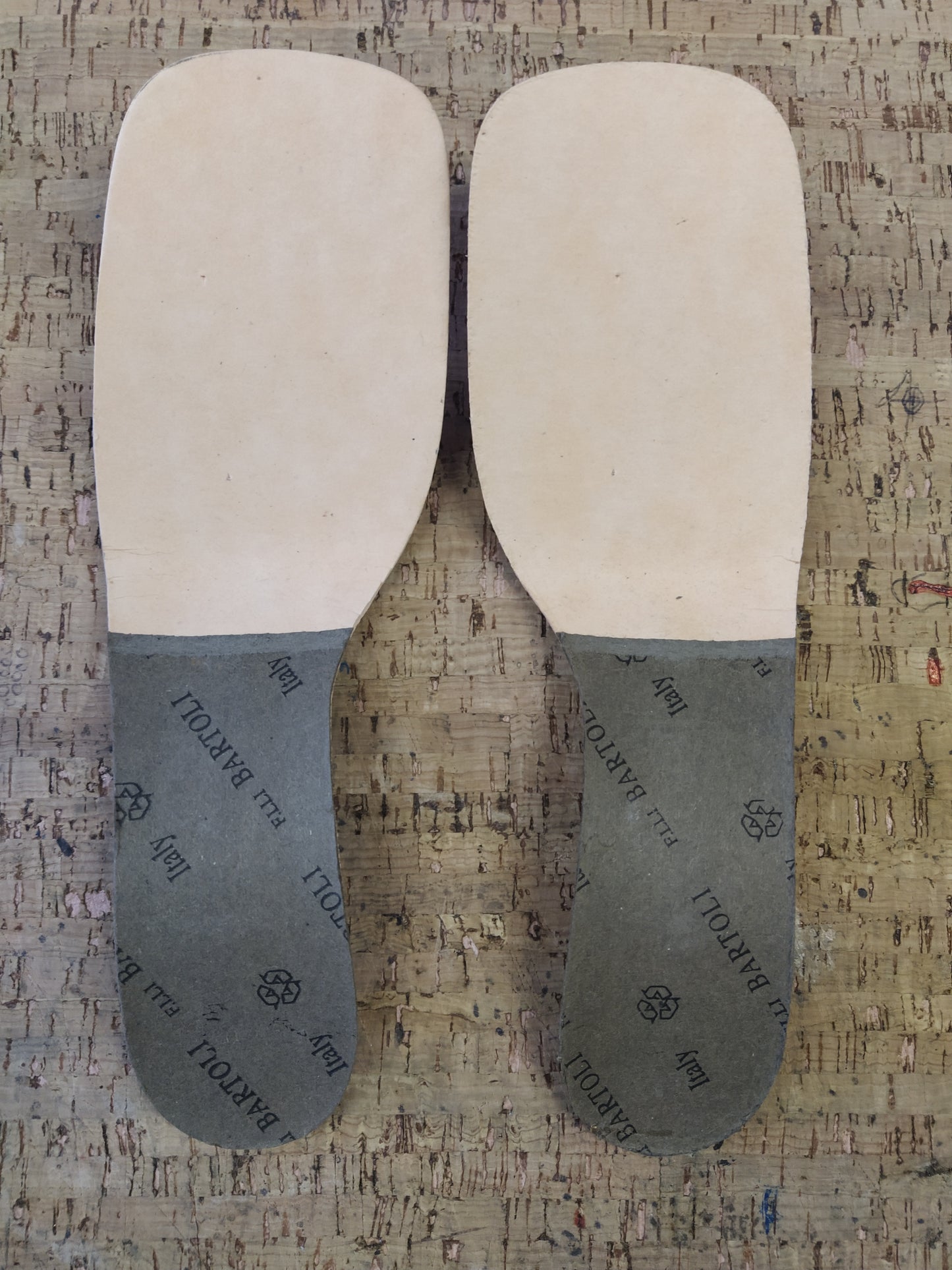 Cardboard insoles mot. ~7cm high for shoes (pair)